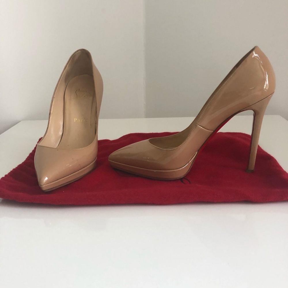 Christian Louboutin Pigalle Plato Pumps